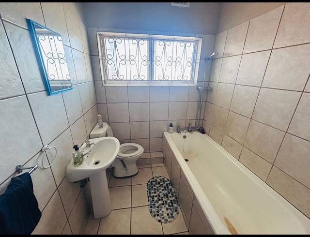 2 BEDROOM APARTMENT FOR SALE IN SCOTTSVILLE